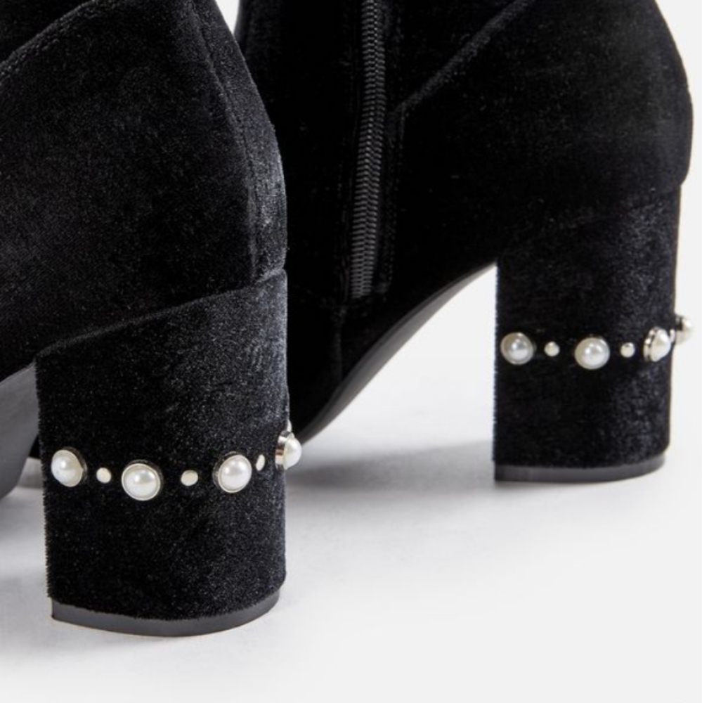 Boots - Picture 2 of 6
